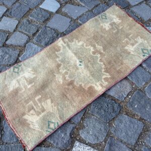 1.2 ft. x 2.6 ft. Vintage Turkish Rug TR24897 Image 1