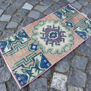 1.4 ft. x 2.7 ft. Vintage Turkish Rug TR24987 Image 1