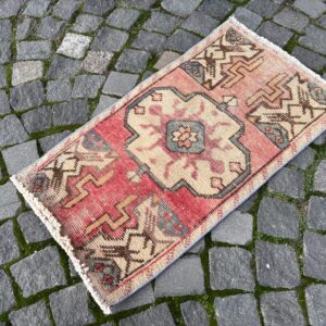 1.6 ft. x 2.9 ft. Vintage Turkish Rug TR25157 Image 1