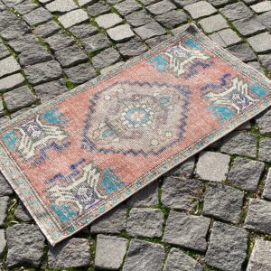 1.6 ft. x 2.9 ft. Vintage Turkish Rug TR25307 Image 1