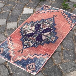1.4 ft. x 2.6 ft. Vintage Turkish Rug TR25357 Image 1