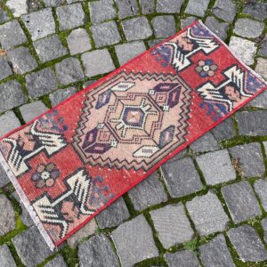 1.1 ft. x 2.7 ft. Vintage Turkish Rug TR25437 Image 1