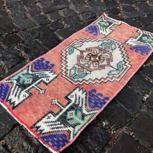 1.2 ft. x 2.4 ft. Vintage Turkish Rug TR25467 Image 1