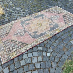 3.9 ft. x 8.3 ft. Vintage Turkish Rug TR25497 Image 1