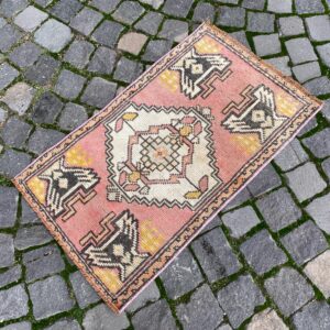1.7 ft. x 2.9 ft. Vintage Turkish Rug TR25527 Image 1