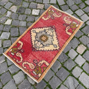 1.7 ft. x 3 ft. Vintage Turkish Rug TR25577 Image 1