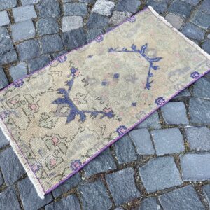 1.4 ft. x 2.7 ft. Vintage Turkish Rug TR25627 Image 1