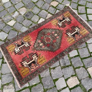 1.6 ft. x 3.2 ft. Vintage Turkish Rug TR25647 Image 1