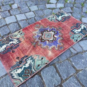 1.3 ft. x 2.8 ft. Vintage Turkish Rug TR25667 Image 1