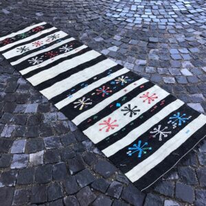 2.7 ft. x 8.3 ft. Vintage Kilim Rug TR60552 Image 1