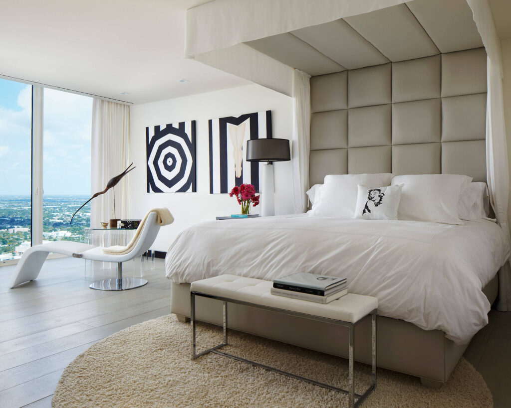 round rug under queen bed