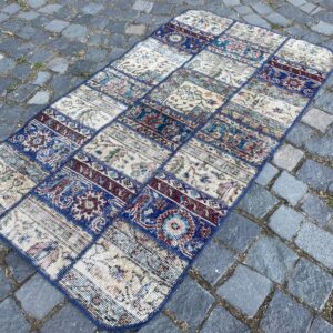 2.6 ft. x 4.8 ft. Vintage Patchwork Rug TR22004 Image 1