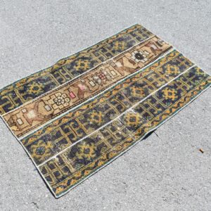 2.8 ft. x 4.6 ft. Vintage Patchwork Rug TR22084 Image 1