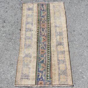 1.8 ft. x 3.5 ft. Vintage Patchwork Rug TR22604 Image 1