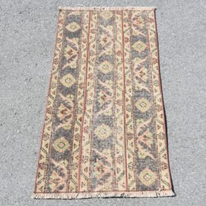 1.9 ft. x 3.4 ft. Vintage Patchwork Rug TR22614 Image 1