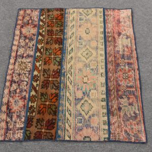 3.3 ft. x 3.3 ft. Vintage Patchwork Rug TR22864 Image 1