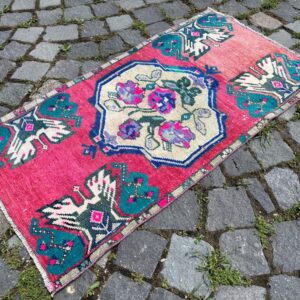 1.6 ft. x 3.1 ft. Vintage Turkish Rug TR25677 Image 1
