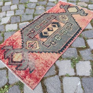 1.4 ft. x 3 ft. Vintage Turkish Rug TR26187 Image 1