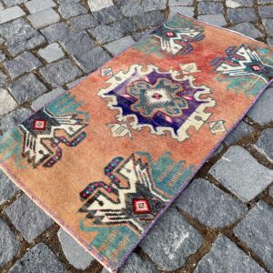 1.4 ft. x 2.6 ft. Vintage Turkish Rug TR26727 Image 1