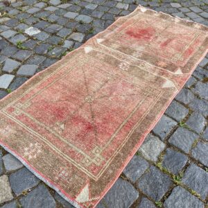 2.3 ft. x 4.6 ft. Vintage Turkish Rug TR26877 Image 1