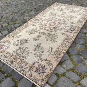 2.7 ft. x 5.3 ft. Vintage Turkish Rug TR27087 Image 1