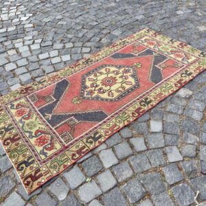 2.8 ft. x 6 ft. Vintage Turkish Rug TR27207 Image 1