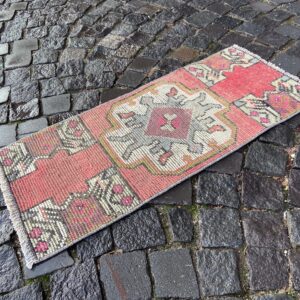 1.4 ft. x 3.2 ft. Vintage Turkish Rug TR27947 Image 1