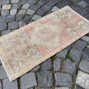 1.4 ft. x 2.9 ft. Vintage Turkish Rug TR28027 Image 1