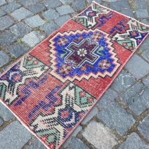 1.3 ft. x 2.6 ft. Vintage Turkish Rug TR28167 Image 1