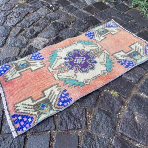 1.4 ft. x 2.7 ft. Vintage Turkish Rug TR28277 Image 1