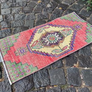 1.3 ft. x 2.6 ft. Vintage Turkish Rug TR28287 Image 1