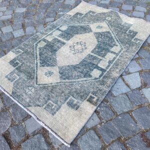 2.6 ft. x 3.9 ft. Vintage Turkish Rug TR28307 Image 1