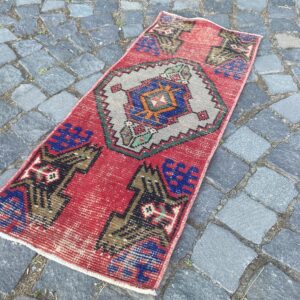 1.3 ft. x 3.2 ft. Vintage Turkish Rug TR28487 Image 1