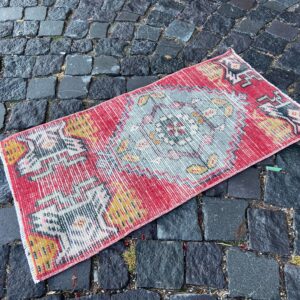 1.4 ft. x 2.8 ft. Vintage Turkish Rug TR28557 Image 1