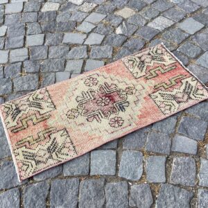 1.3 ft. x 2.8 ft. Vintage Turkish Rug TR28577 Image 1