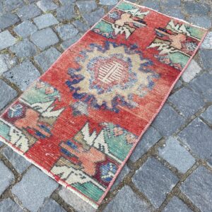 1.4 ft. x 2.8 ft. Vintage Turkish Rug TR28617 Image 1