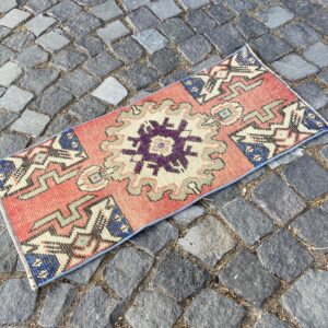 1.3 ft. x 2.9 ft. Vintage Turkish Rug TR28697 Image 1