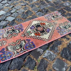 1.3 ft. x 2.9 ft. Vintage Turkish Rug TR28947 Image 1