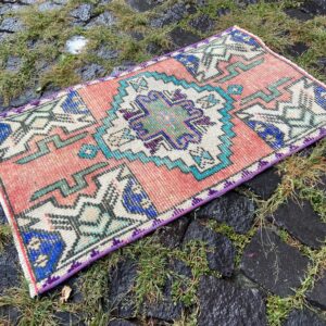 1.5 ft. x 2.5 ft. Vintage Turkish Rug TR29027 Image 1