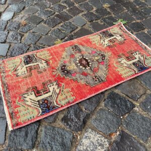 1.3 ft. x 2.6 ft. Vintage Turkish Rug TR29137 Image 1