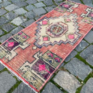 1.2 ft. x 2.8 ft. Vintage Turkish Rug TR29147 Image 1