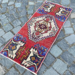 1.3 ft. x 3.1 ft. Vintage Turkish Rug TR29167 Image 1