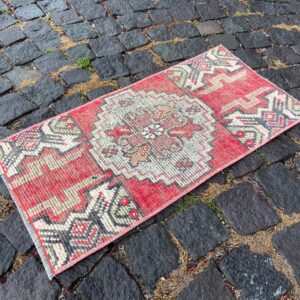 1.3 ft. x 2.5 ft. Vintage Turkish Rug TR29177 Image 1