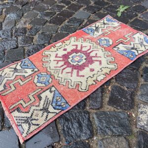 1.2 ft. x 2.5 ft. Vintage Turkish Rug TR29207 Image 1