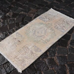 1.5 ft. x 3 ft. Vintage Turkish Rug TR29247 Image 1
