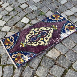 1.3 ft. x 2.7 ft. Vintage Turkish Rug TR29327 Image 1