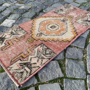 1.3 ft. x 2.8 ft. Vintage Turkish Rug TR29347 Image 1