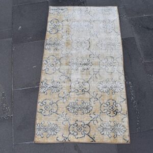 1.9 ft. x 3.5 ft. Vintage Turkish Rug TR29687 Image 1