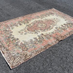 5.5 ft. x 9.1 ft. Vintage Turkish Rug TR29767 Image 1