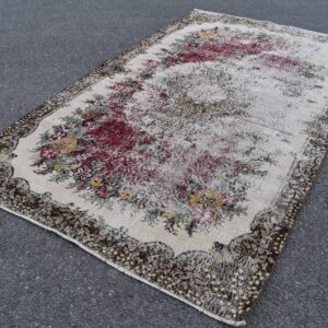 5.5 ft. x 8.9 ft. Vintage Turkish Rug TR29897 Image 1